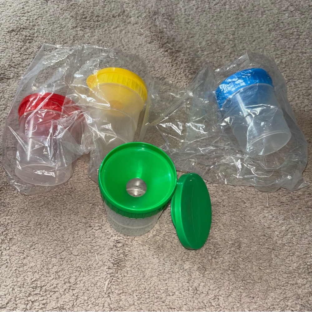 NIP Spillproof Paint Cup Set